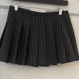 Black Pinstripe Pleated Mini Skirt - Unbranded